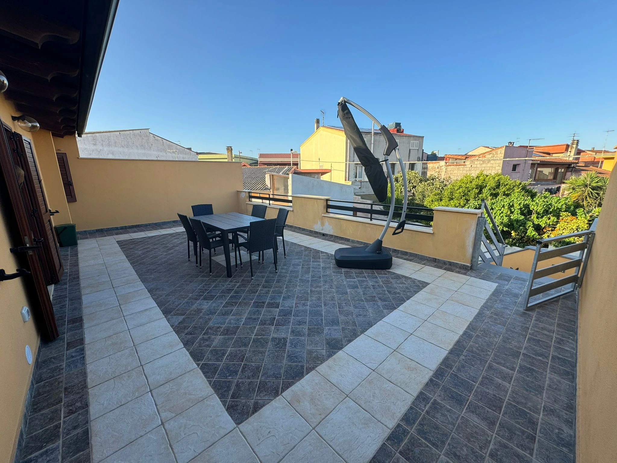 Terrazza con vista sul giardino e zona relax